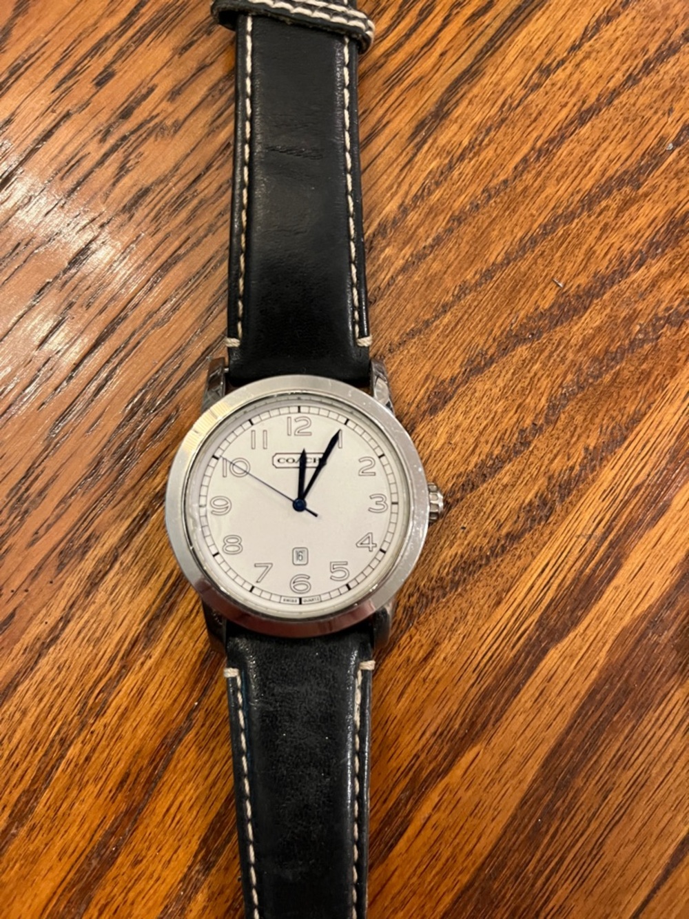4 watches: Coach Timex Victorinox Swiss Army - Picture 3 of 8